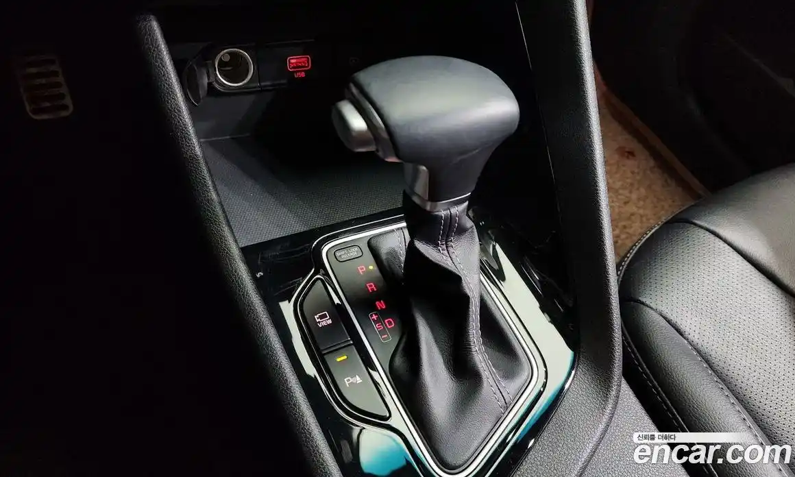 Kia Niro 2020 1.6 гидро в Москве, фото 11
