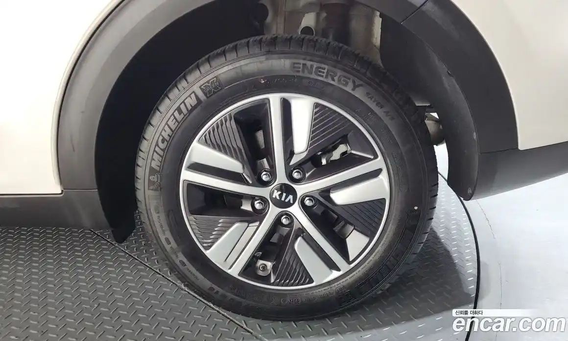 Kia Niro 2020 1.6 гидро в Москве, фото 6