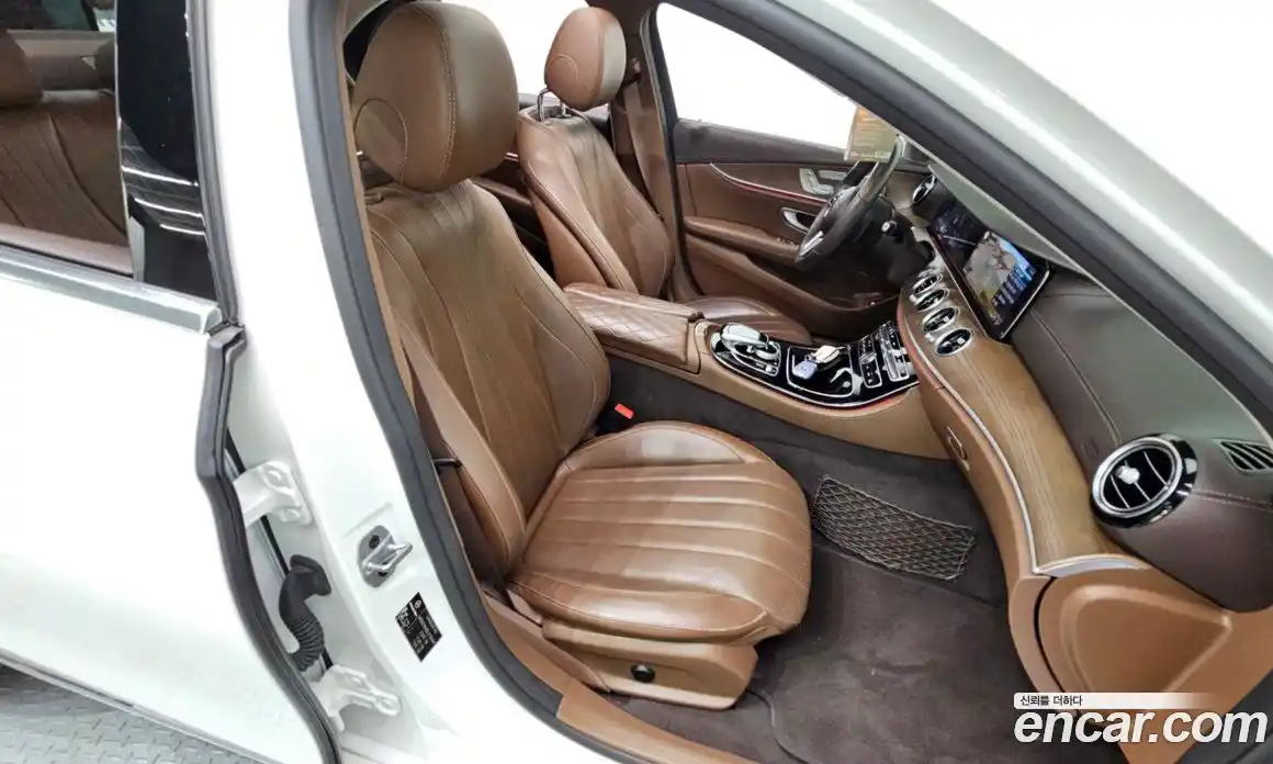 Mercedes-Benz E-Class 2020 2.0 гидро в Москве, фото 25