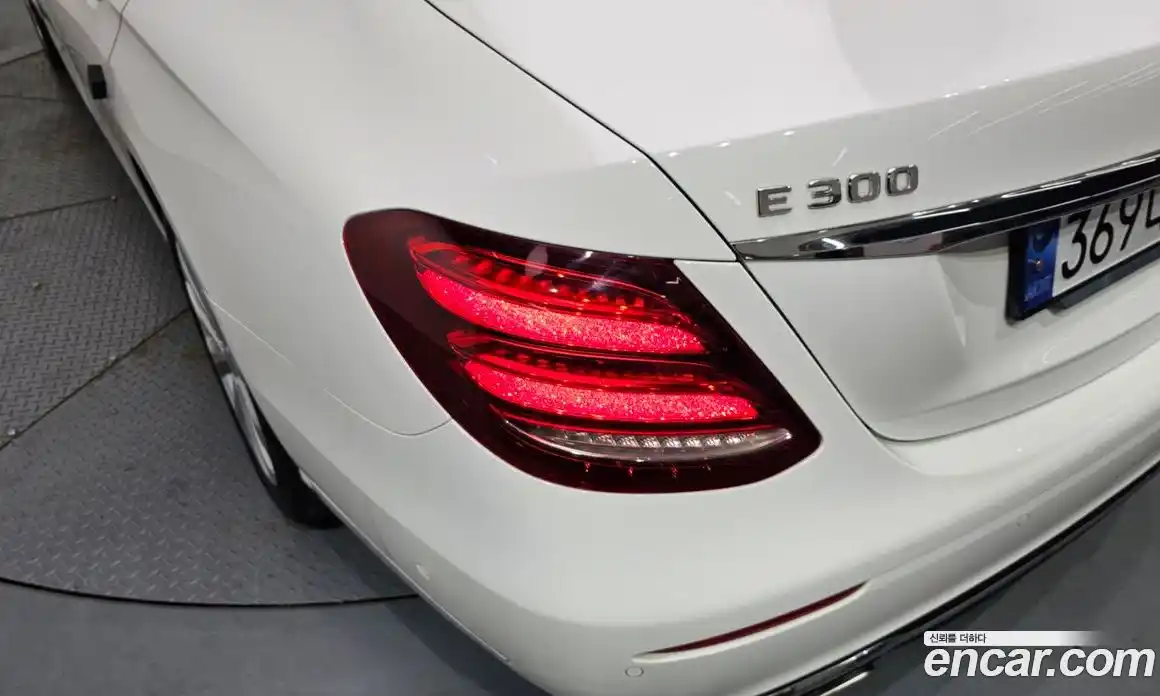 Mercedes-Benz E-Class 2020 2.0 гидро в Москве, фото 9