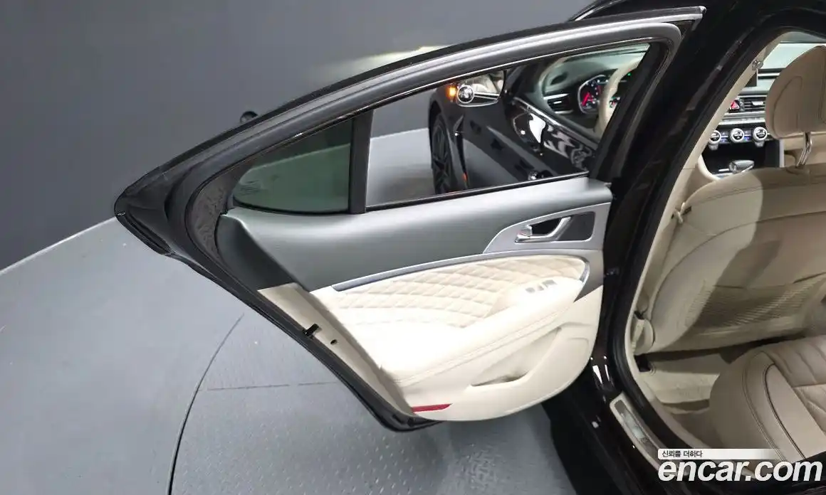 Genesis G70 2018 2.0 гидро в Москве, фото 15