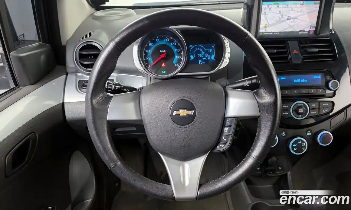 Chevrolet Spark 2014 1.0 гидро в Москве, фото 16