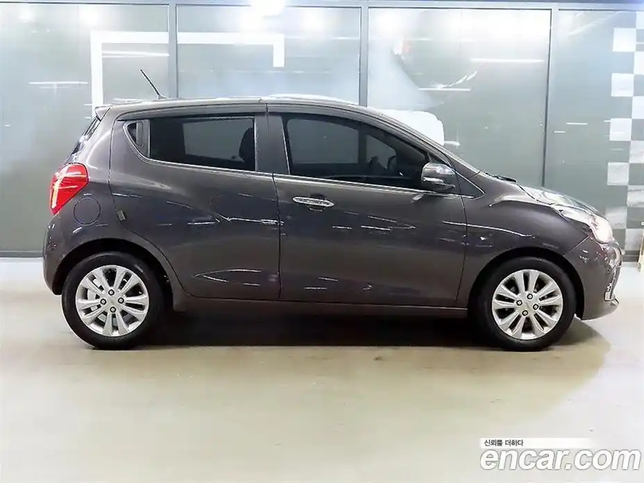 Chevrolet Spark 2016 1.0 гидро в Москве № 2127783, фото 3
