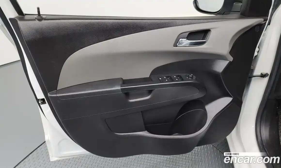 Chevrolet Aveo 2015 1.4 гидро в Москве, фото 14