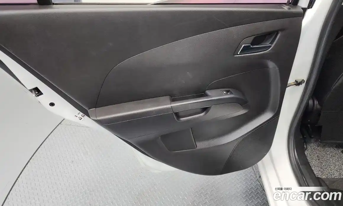 Chevrolet Aveo 2015 1.4 гидро в Москве, фото 15