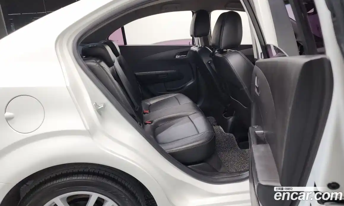 Chevrolet Aveo 2015 1.4 гидро в Москве, фото 17