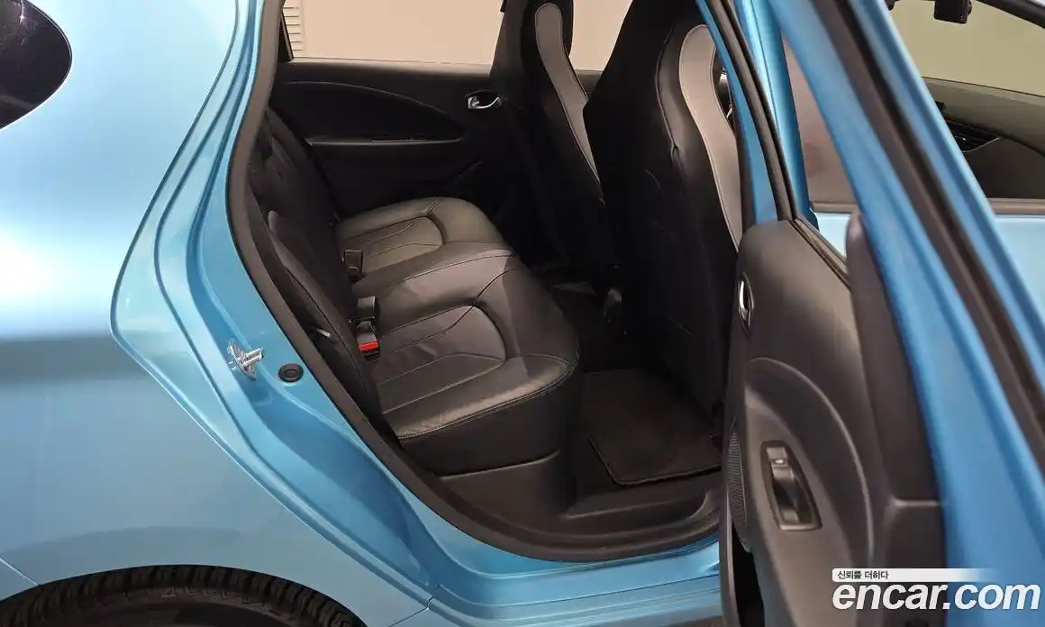 Renault Zoe 2020 0.2 гидро в Москве, фото 17