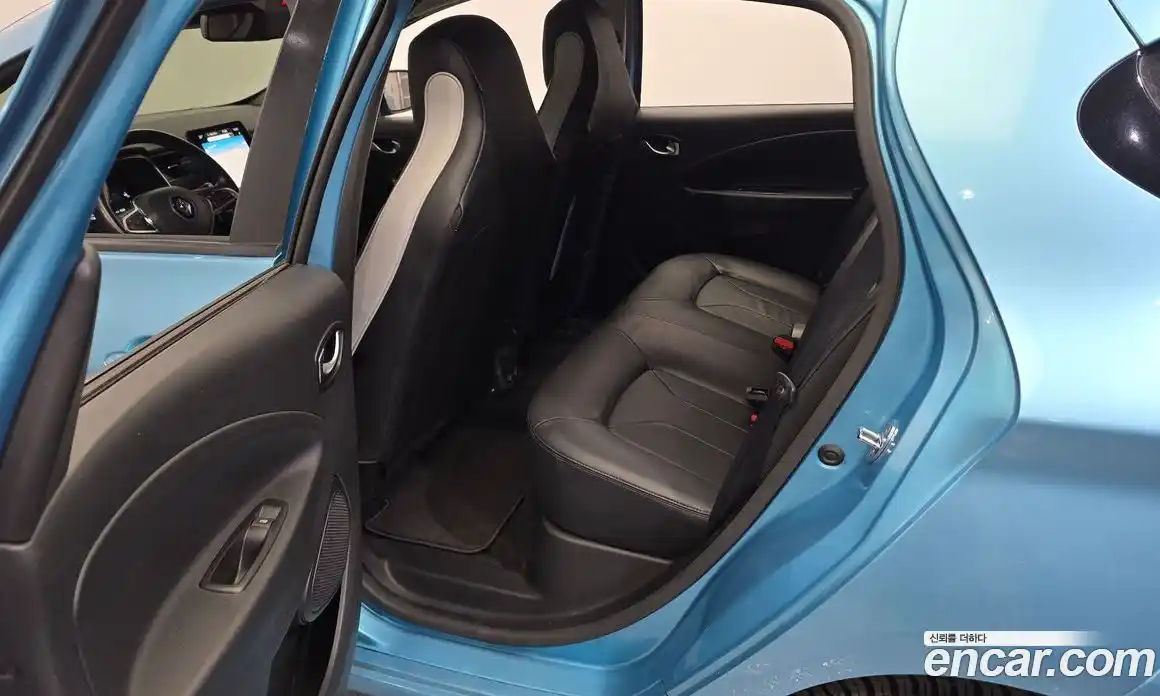 Renault Zoe 2020 0.2 гидро в Москве, фото 18
