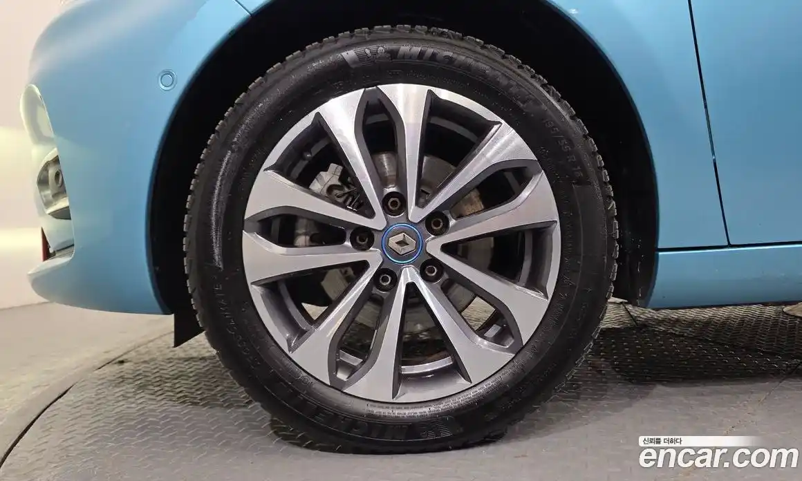 Renault Zoe 2020 0.2 гидро в Москве, фото 5