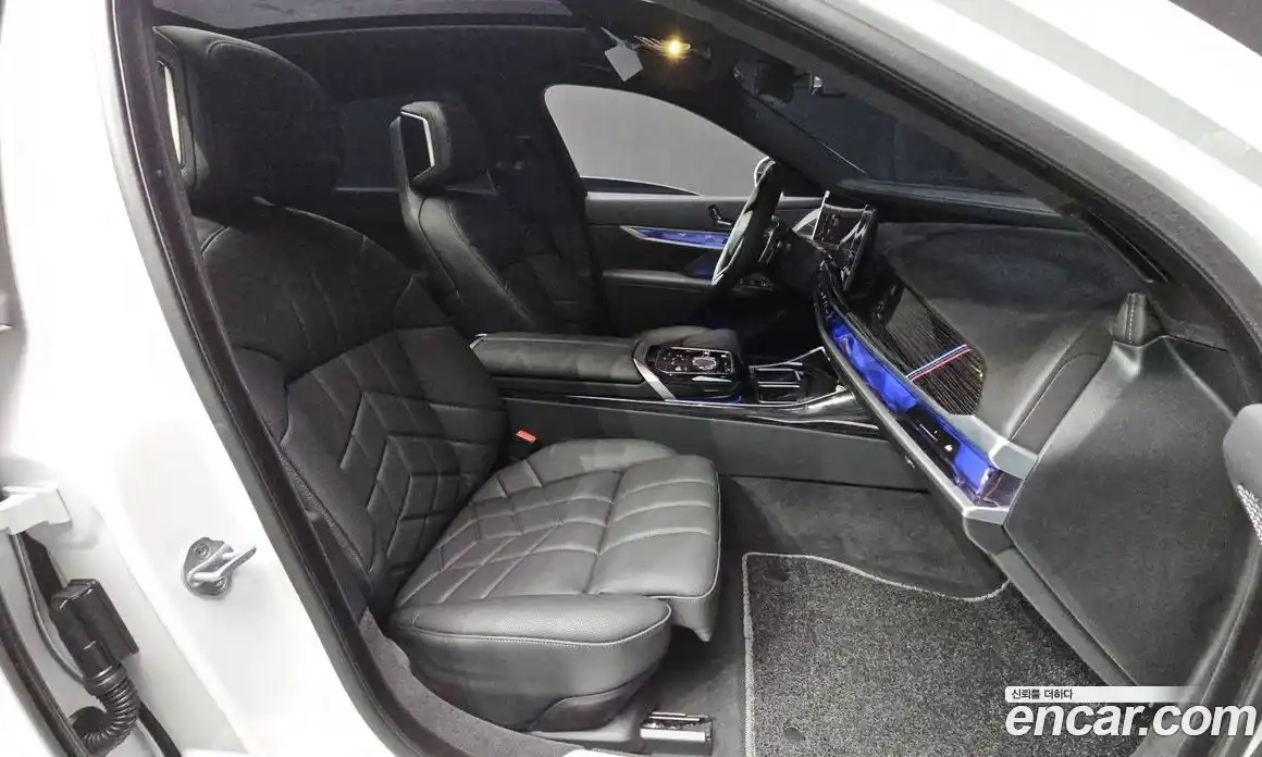 BMW 7-Series 2025 3.0 гидро в Москве, фото 16
