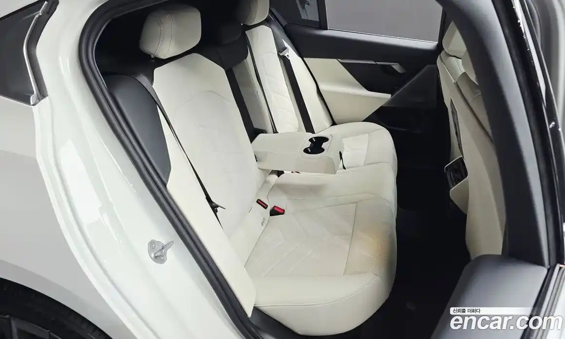 BMW 5-Series 2025 2.0 гидро в Москве, фото 16