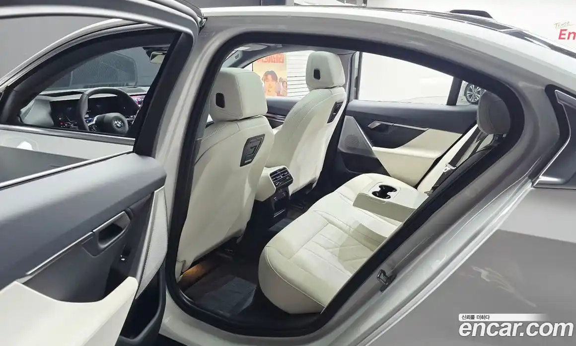 BMW 5-Series 2025 2.0 гидро в Москве, фото 17