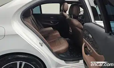 Mercedes-Benz E-Class 2021 2.0 гидро в Москве № 2130947, миниатюра 12
