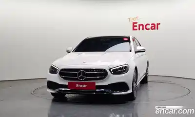 Mercedes-Benz E-Class 2021 2.0 гидро в Москве № 2130947, миниатюра 3