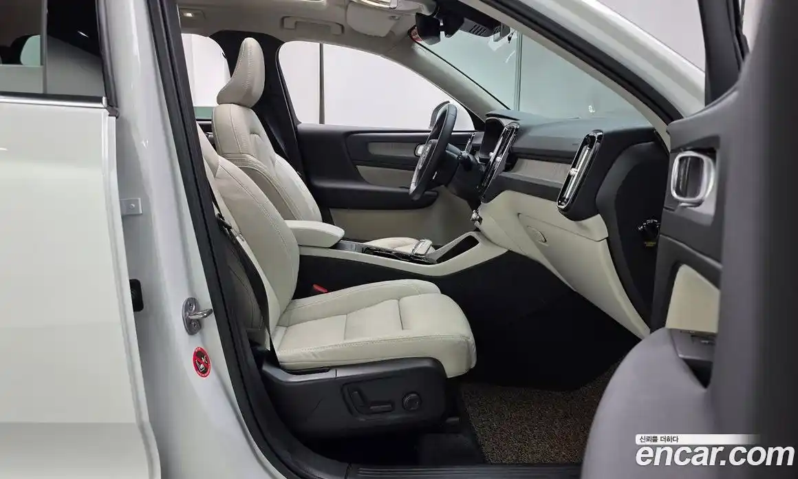 Volvo XC40 2023 2.0 гидро в Москве, фото 16