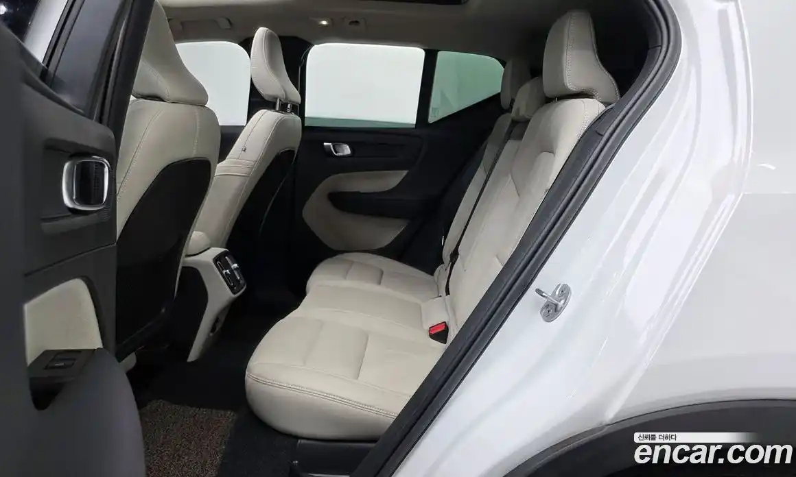 Volvo XC40 2023 2.0 гидро в Москве, фото 18
