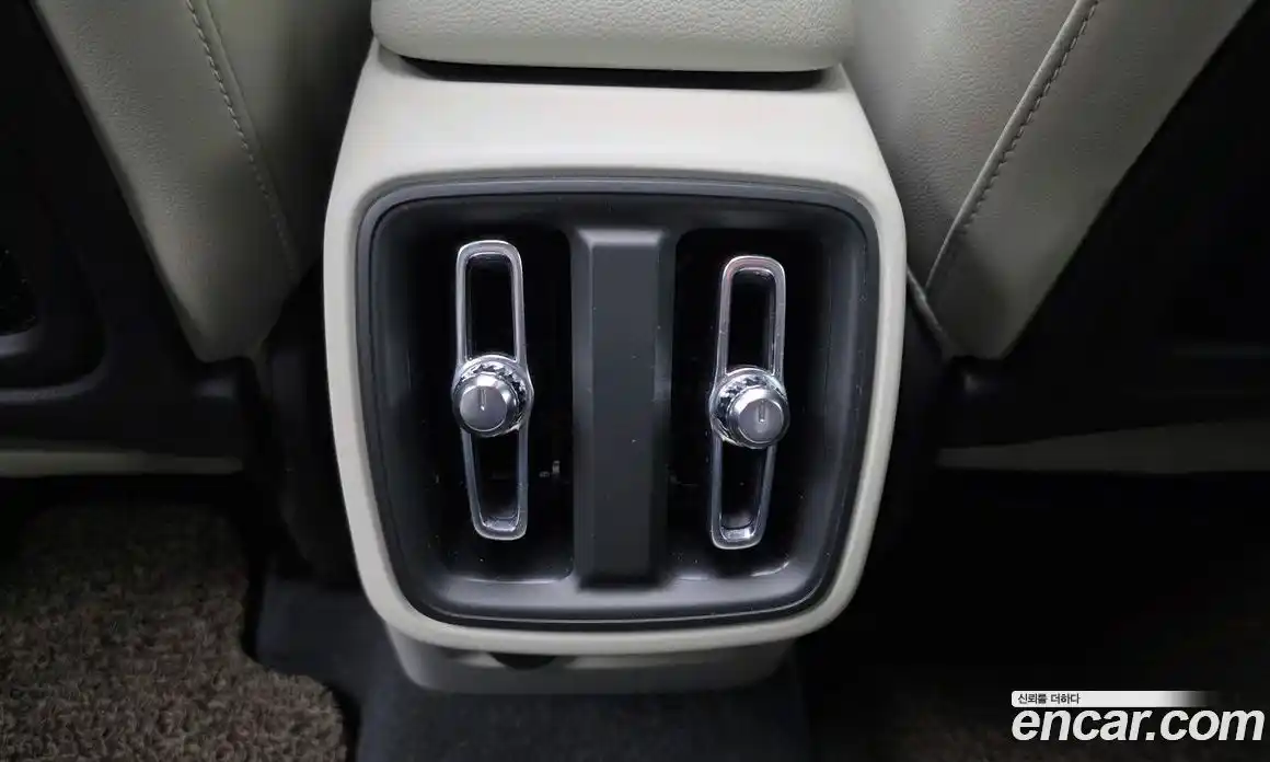 Volvo XC40 2023 2.0 гидро в Москве, фото 30
