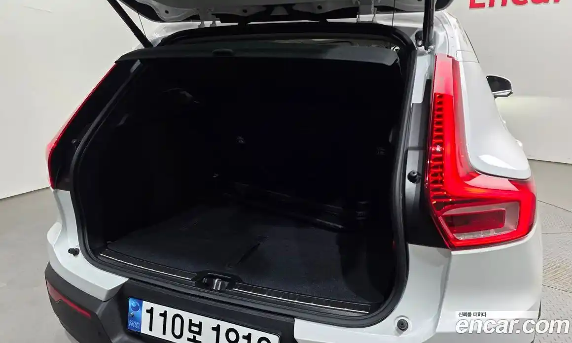 Volvo XC40 2023 2.0 гидро в Москве, фото 33