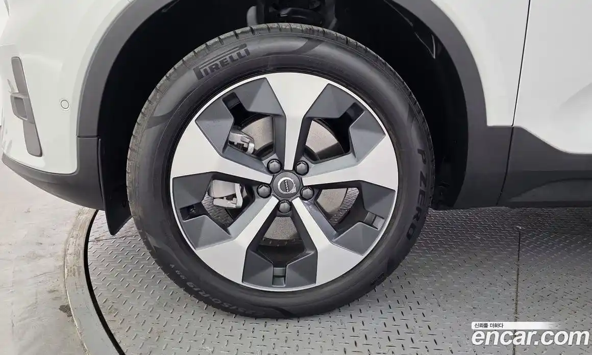 Volvo XC40 2023 2.0 гидро в Москве, фото 5