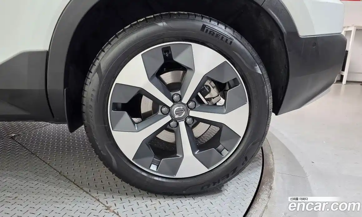Volvo XC40 2023 2.0 гидро в Москве, фото 7