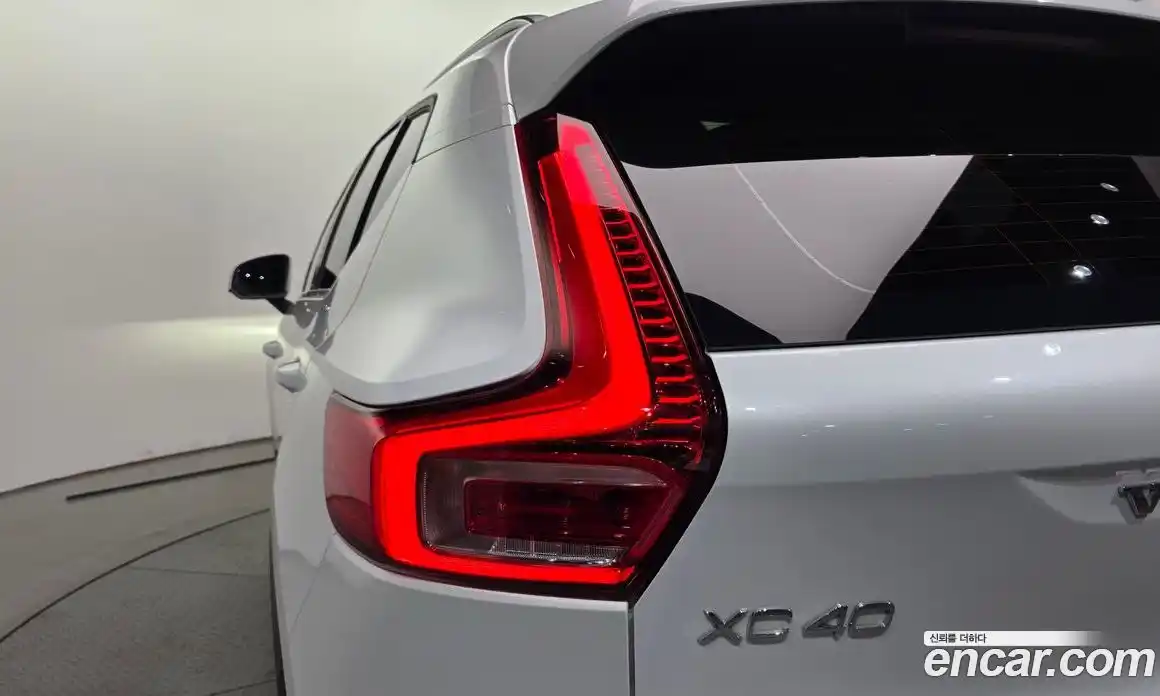 Volvo XC40 2023 2.0 гидро в Москве, фото 9