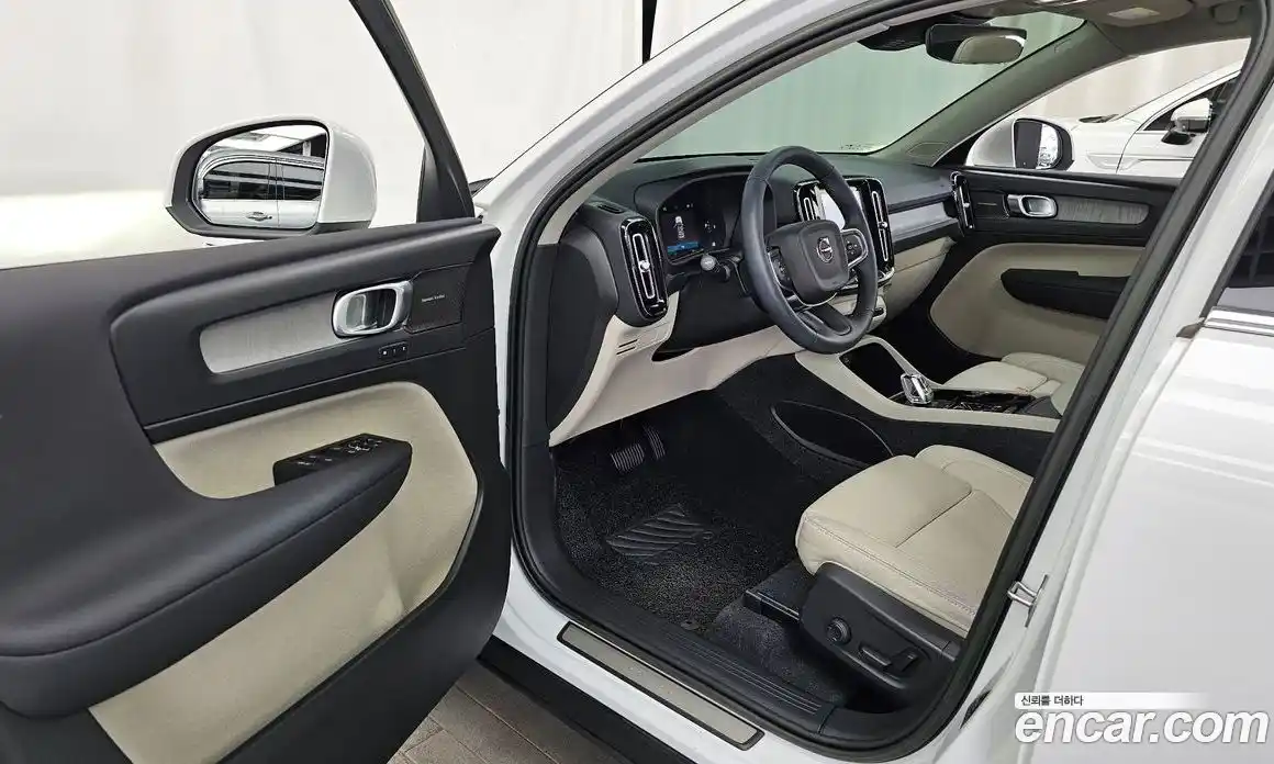 Volvo XC40 2022 2.0 гидро в Москве, фото 13