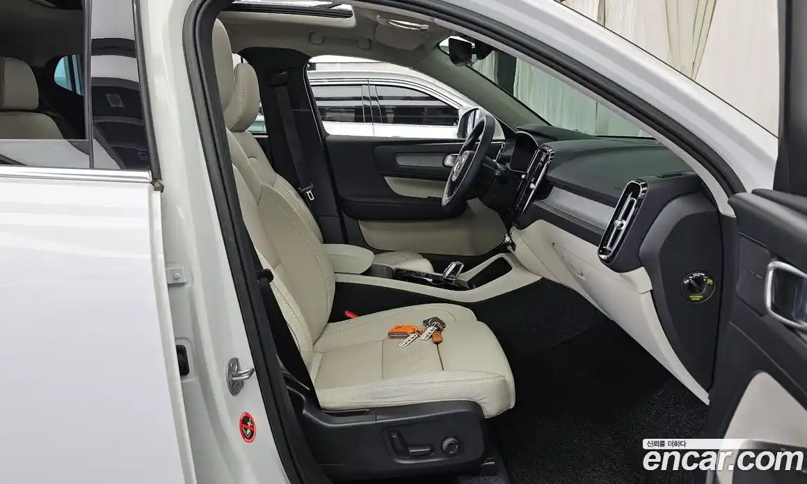 Volvo XC40 2022 2.0 гидро в Москве, фото 17