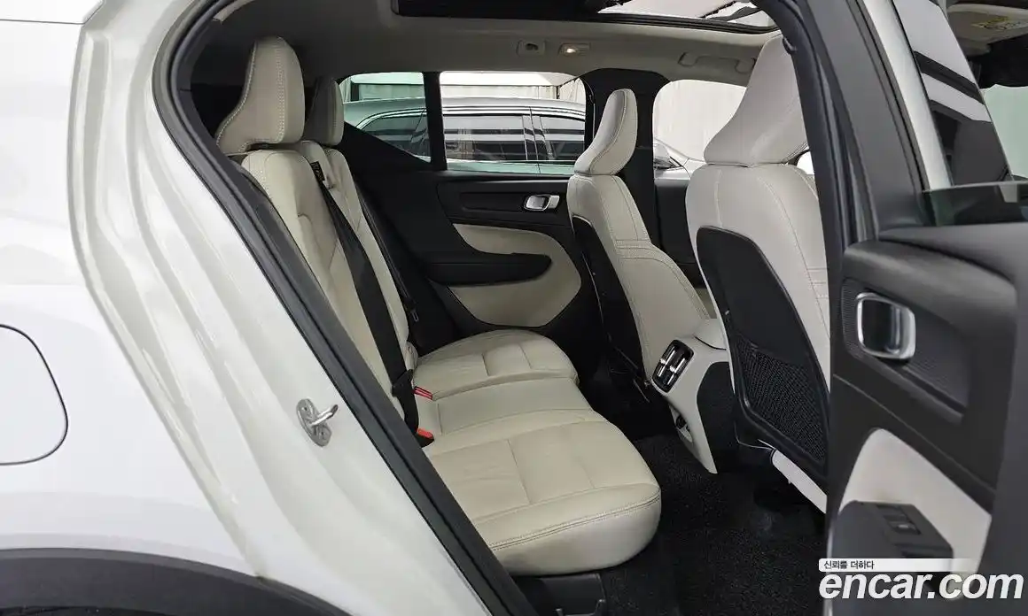 Volvo XC40 2022 2.0 гидро в Москве, фото 18