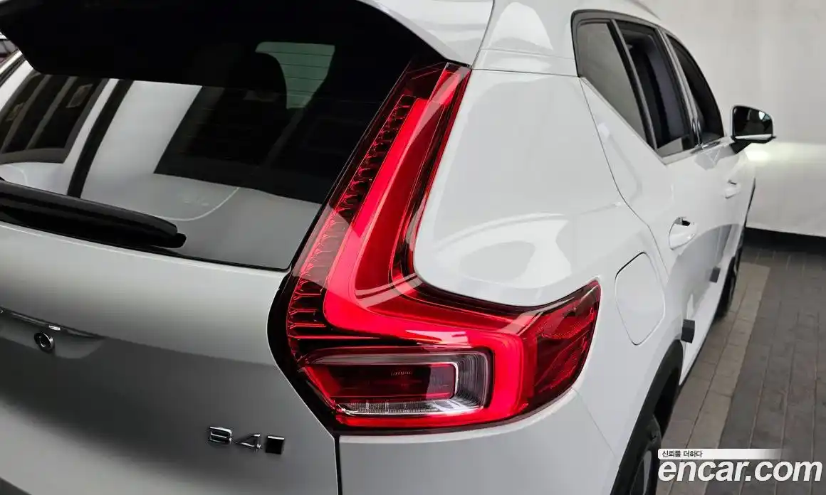 Volvo XC40 2022 2.0 гидро в Москве, фото 9