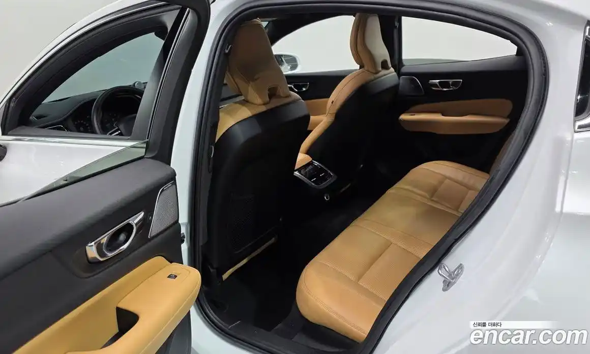 Volvo S60 2019 2.0 гидро в Москве, фото 12
