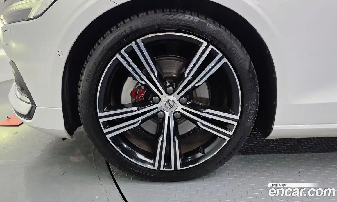 Volvo S60 2019 2.0 гидро в Москве, фото 5