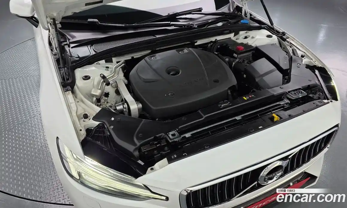 Volvo S60 2019 2.0 гидро в Москве, фото 6