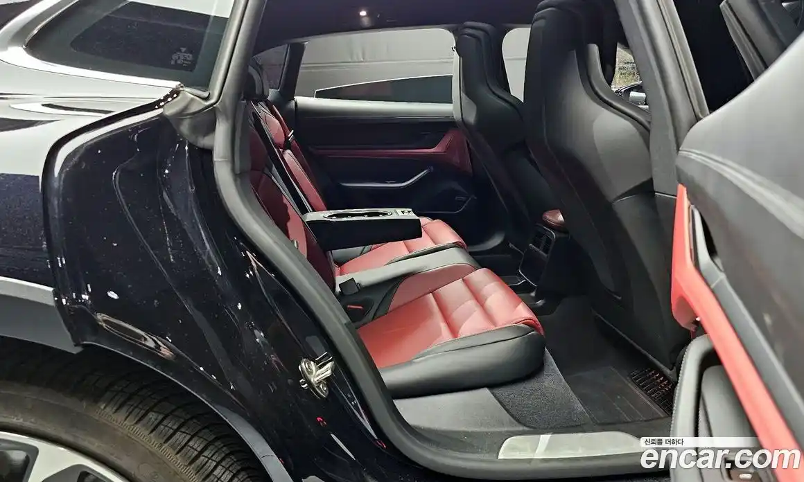 Porsche Taycan 2025 0.1 гидро в Москве, фото 11