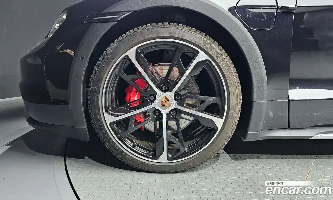 Porsche Taycan 2025 0.1 гидро в Москве, фото 5