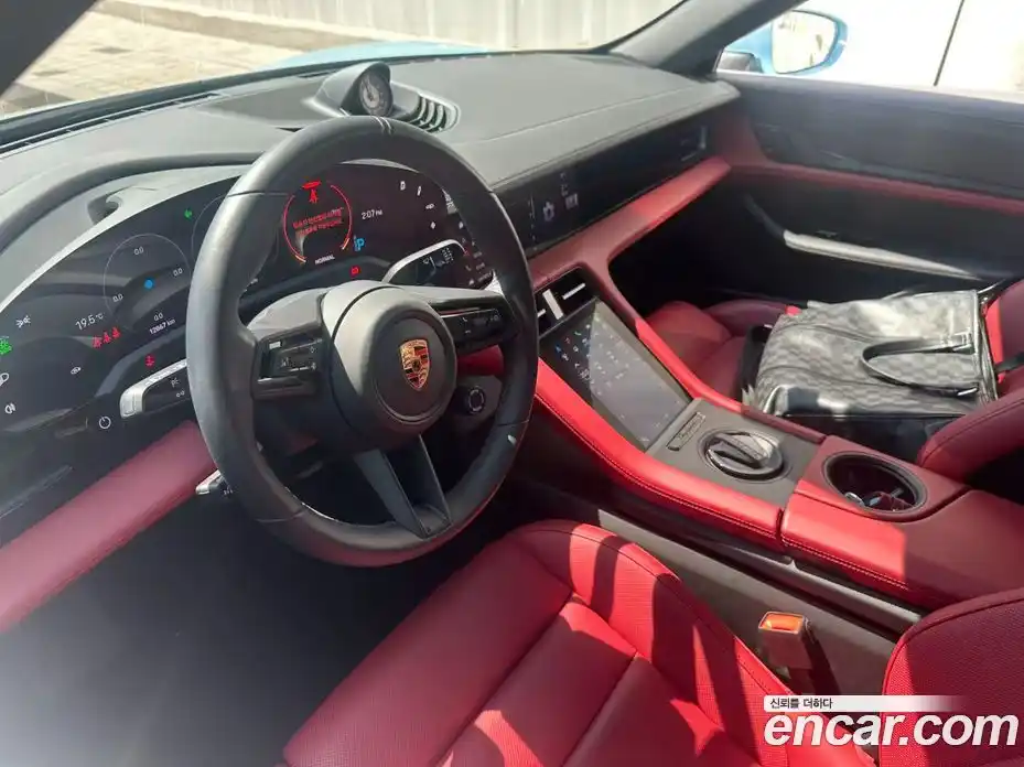 Porsche Taycan 2023 0.1 гидро в Москве, фото 5