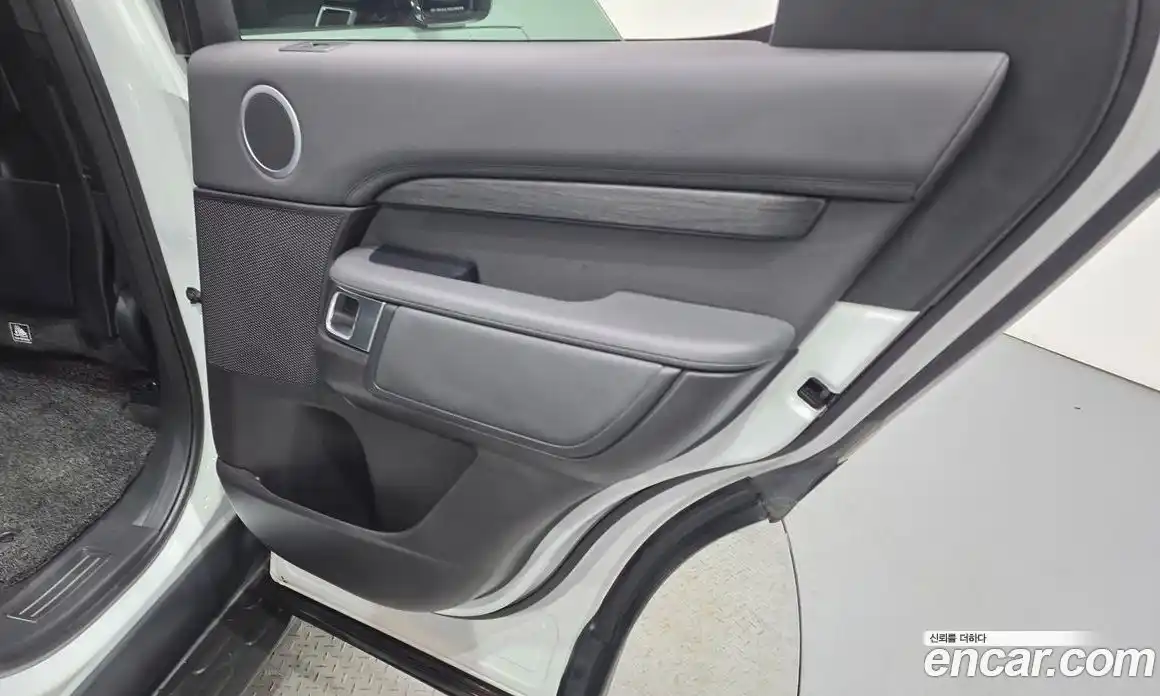 Land Rover Discovery 2017 3.0 гидро в Москве № 2131911, фото 14