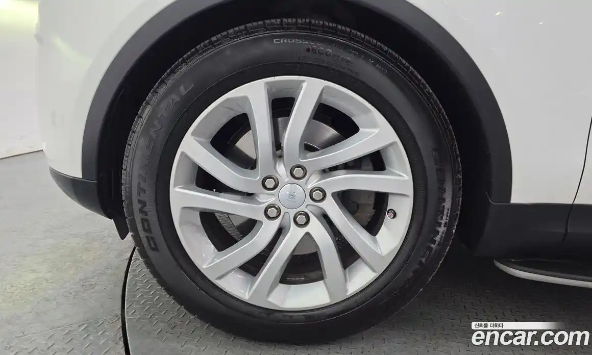 Land Rover Discovery 2017 3.0 гидро в Москве № 2131911, фото 4