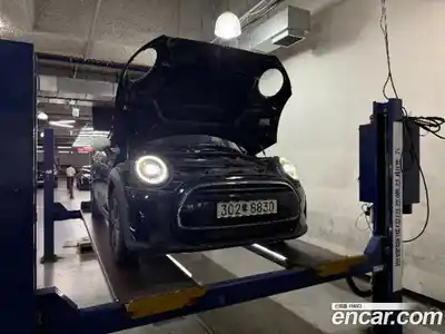 Mini Cooper 5Door Standard 3rd