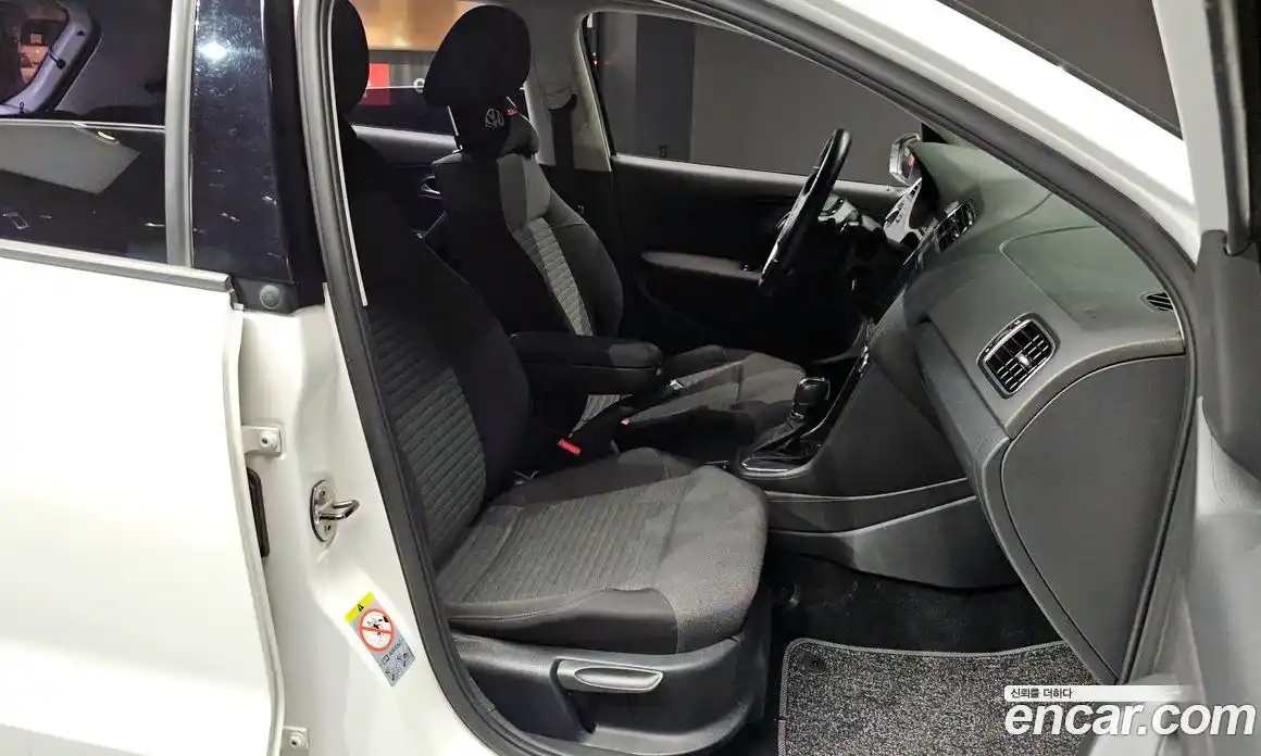 Volkswagen Polo 2013 1.6 гидро в Москве, фото 12