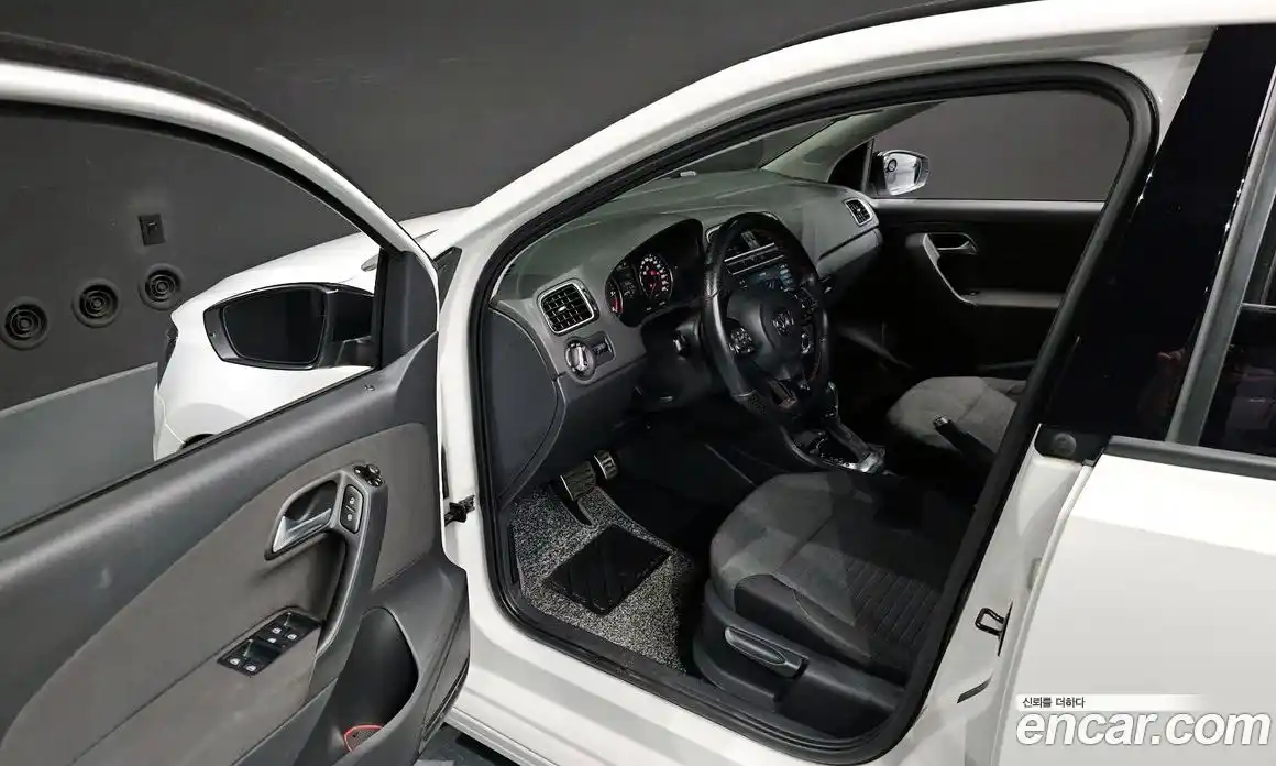 Volkswagen Polo 2013 1.6 гидро в Москве, фото 10
