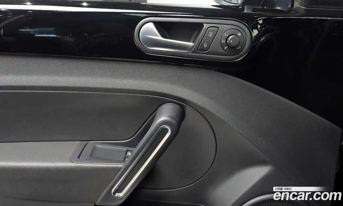 Volkswagen Beatle 2013 2.0 гидро в Москве, фото 13