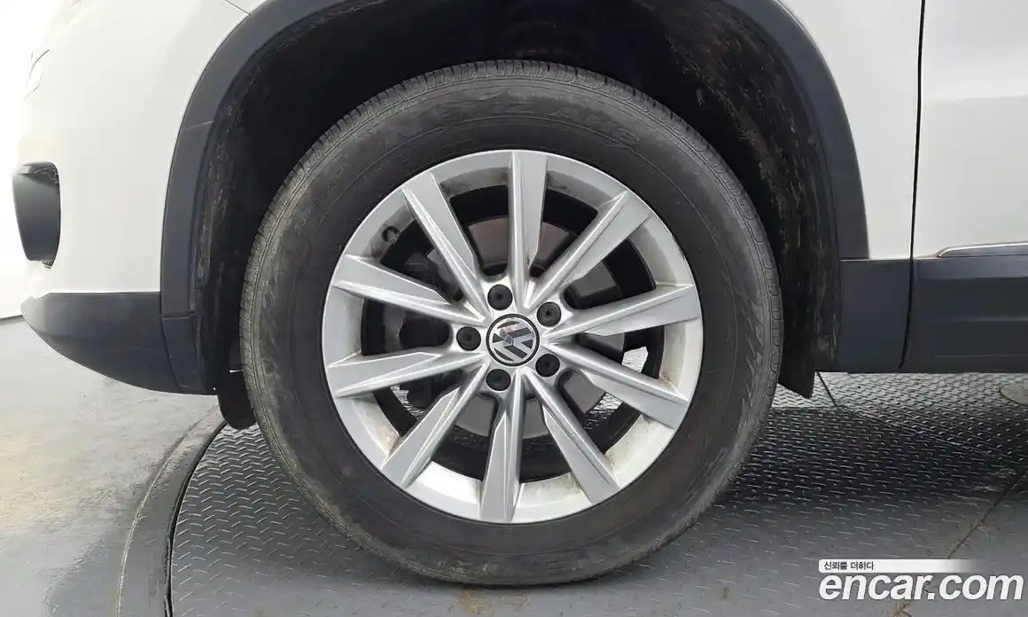 Volkswagen Tiguan 2013 2.0 гидро в Москве, фото 5