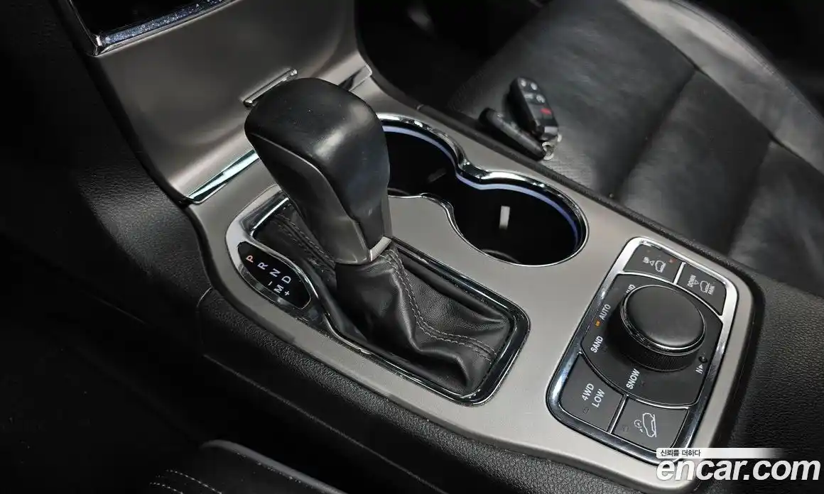 Jeep Cherokee 2020 3.0 гидро в Москве, фото 12