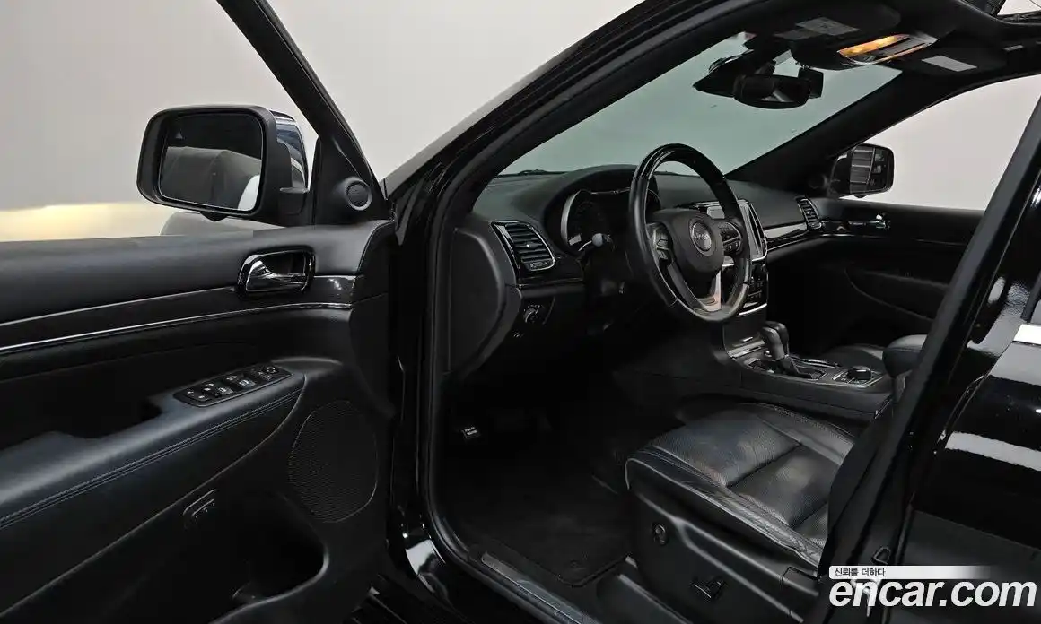 Jeep Cherokee 2020 3.0 гидро в Москве, фото 13