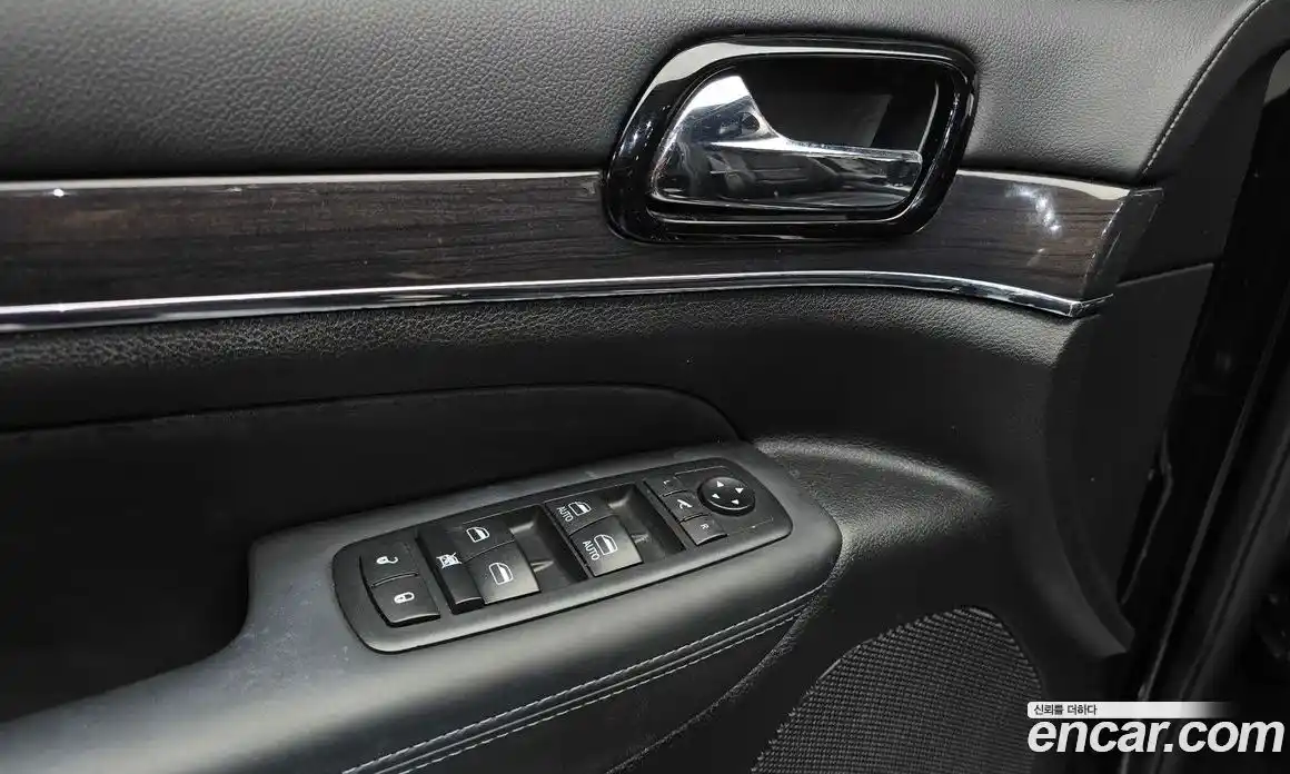 Jeep Cherokee 2020 3.0 гидро в Москве, фото 14
