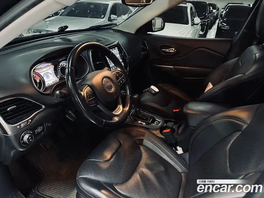 Jeep Cherokee 2020 2.4 гидро в Москве, фото 9