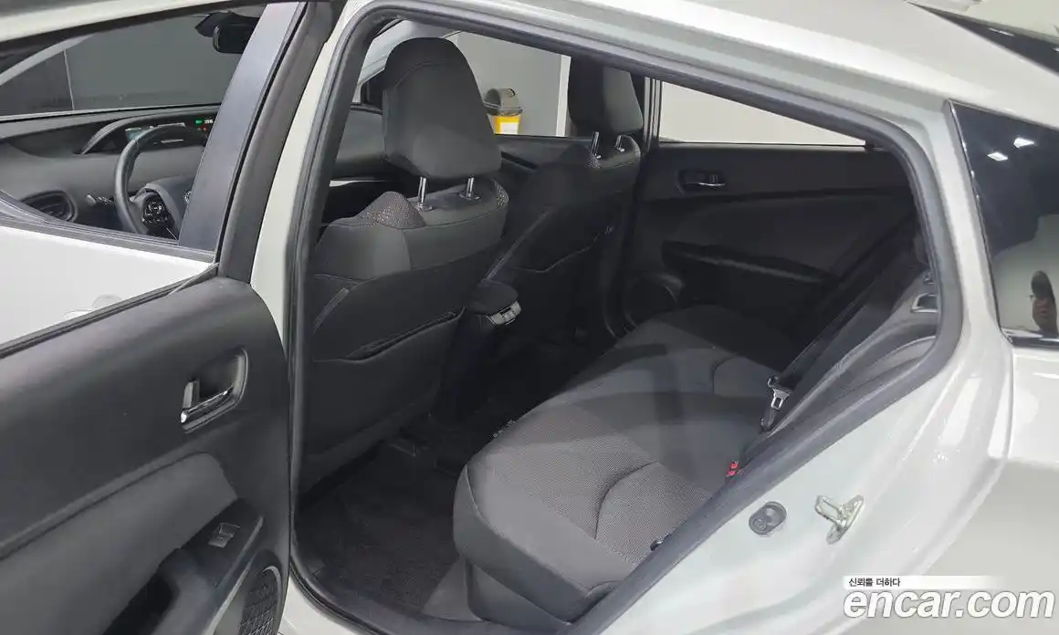 Toyota Prius 2022 1.8 гидро в Москве № 2133062, фото 16