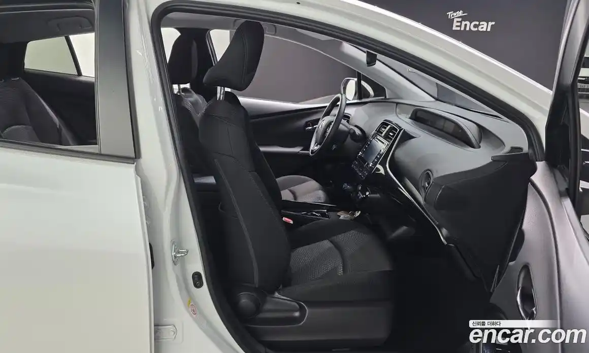 Toyota Prius 2022 1.8 гидро в Москве № 2133062, фото 17