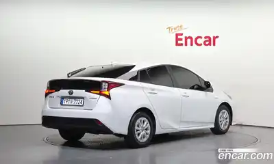 Toyota Prius 2022 1.8 гидро в Москве № 2133062, миниатюра 2