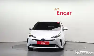 Toyota Prius 2022 1.8 гидро в Москве № 2133062, миниатюра 3
